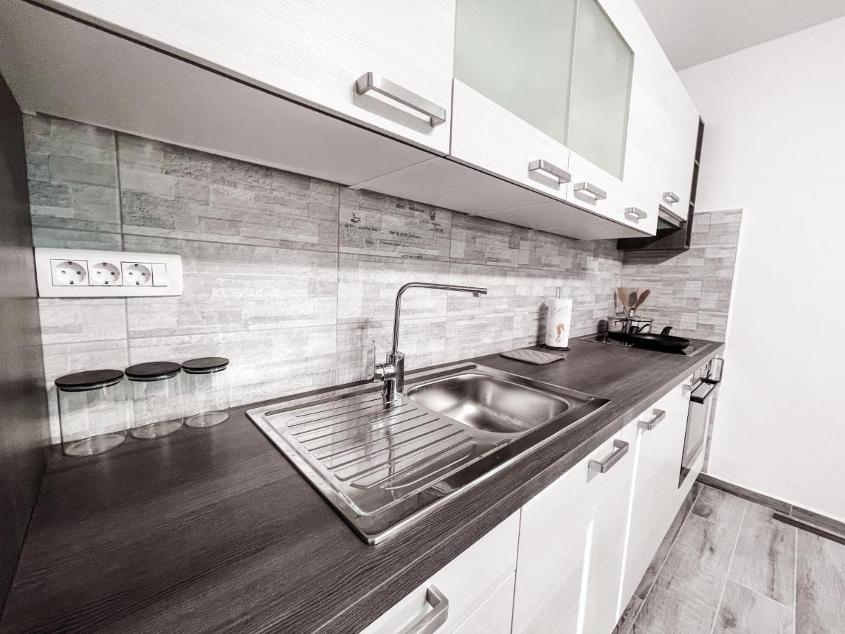 Riad Apartments Premium Zgornje Skofije Exteriér fotografie