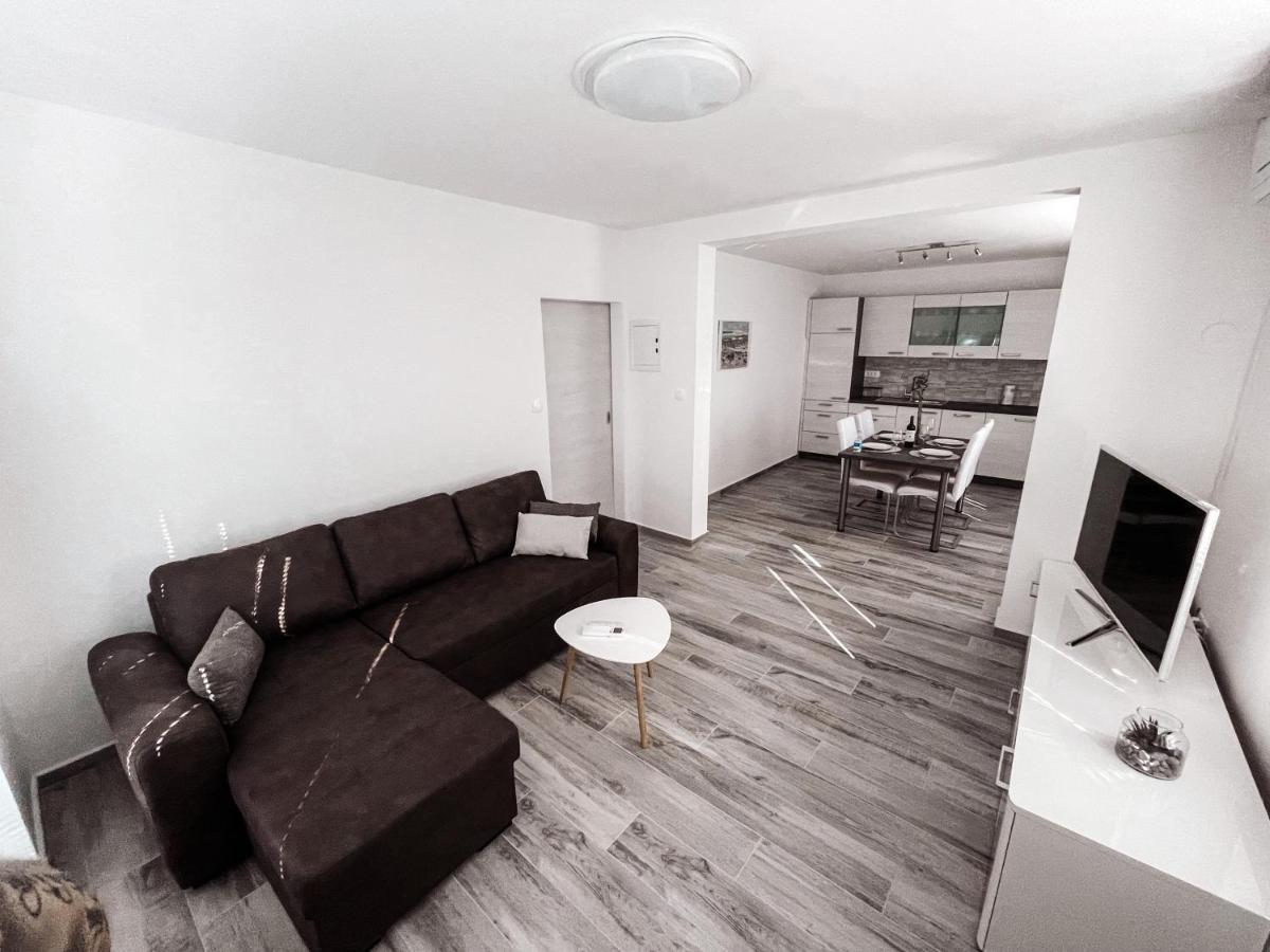 Riad Apartments Premium Zgornje Skofije Exteriér fotografie